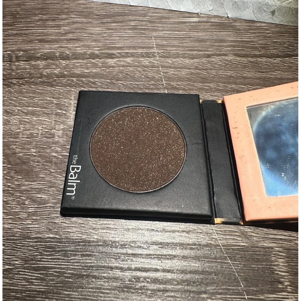 theBalm Shady Lady Eyeshadow Caught in the‎ Act Courtney Brown Shimmer eye